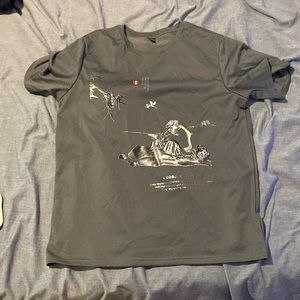 dark gray graphic tee size M